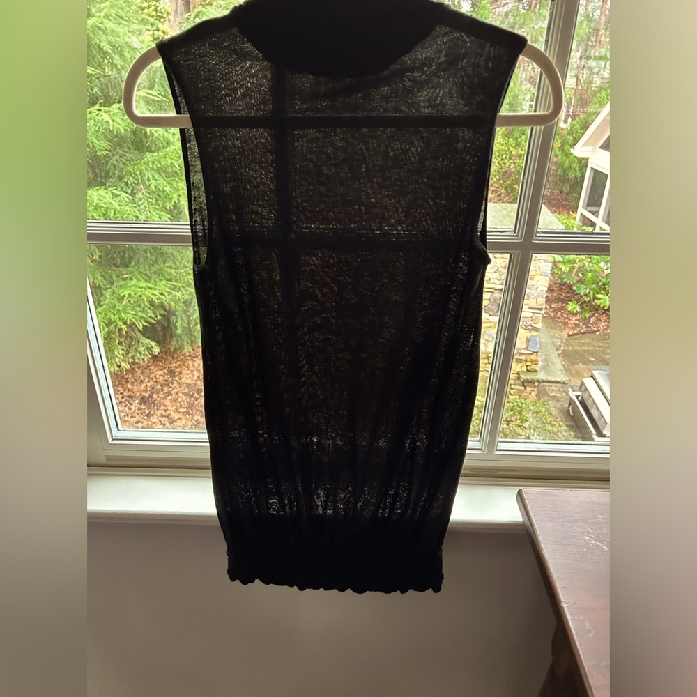 Zara smocked sleeveless sweater. Size medium. Black